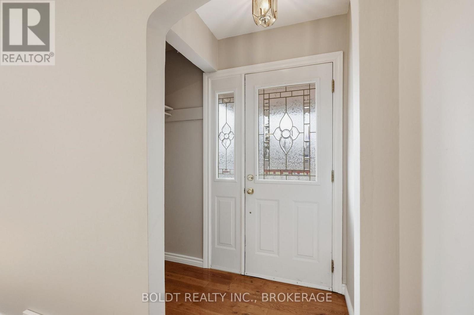 16 GRAMMAR AVENUE - 11
