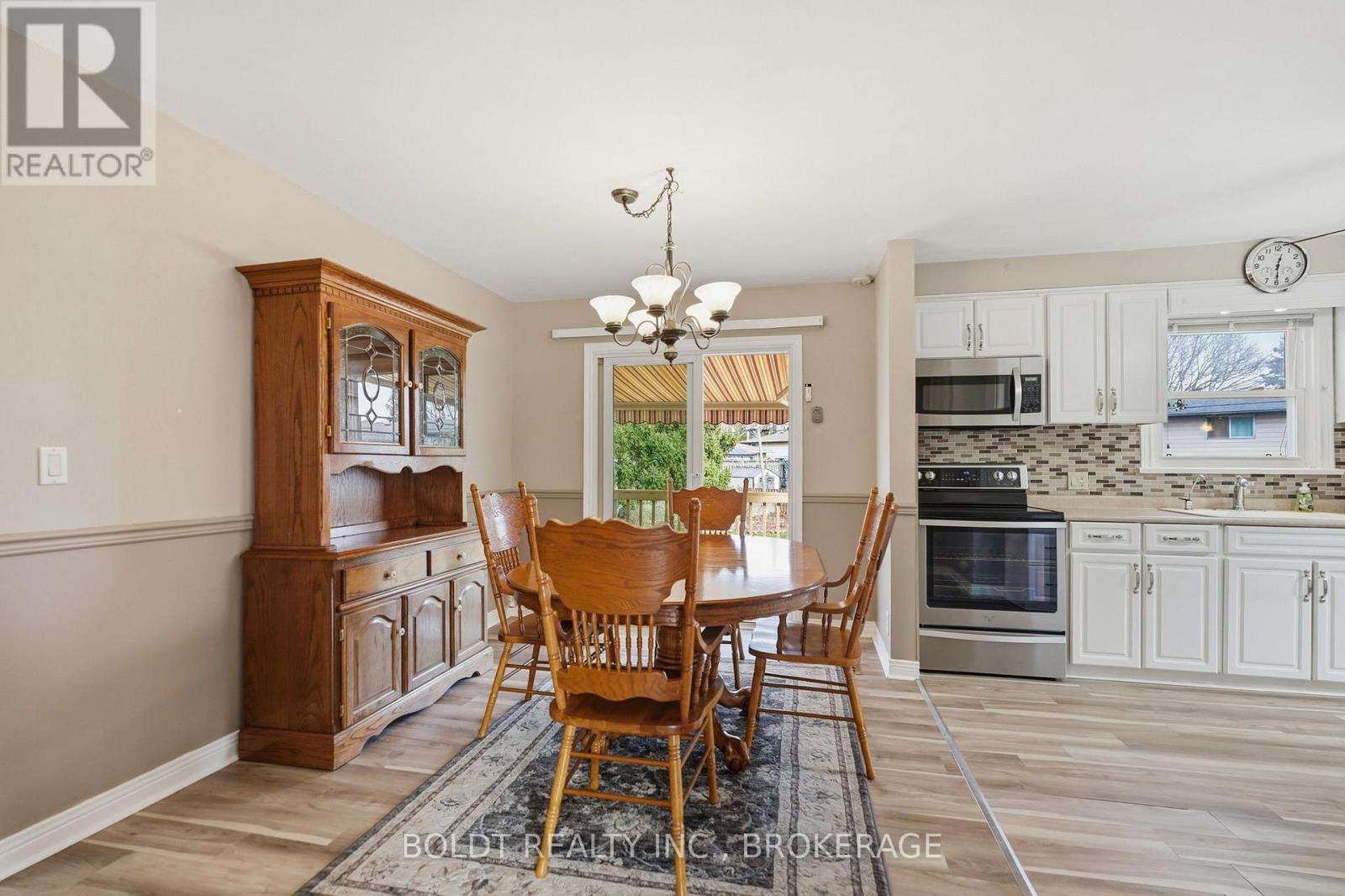 16 GRAMMAR AVENUE - 21