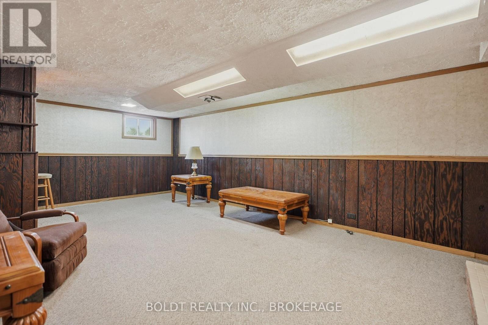 16 GRAMMAR AVENUE - 30