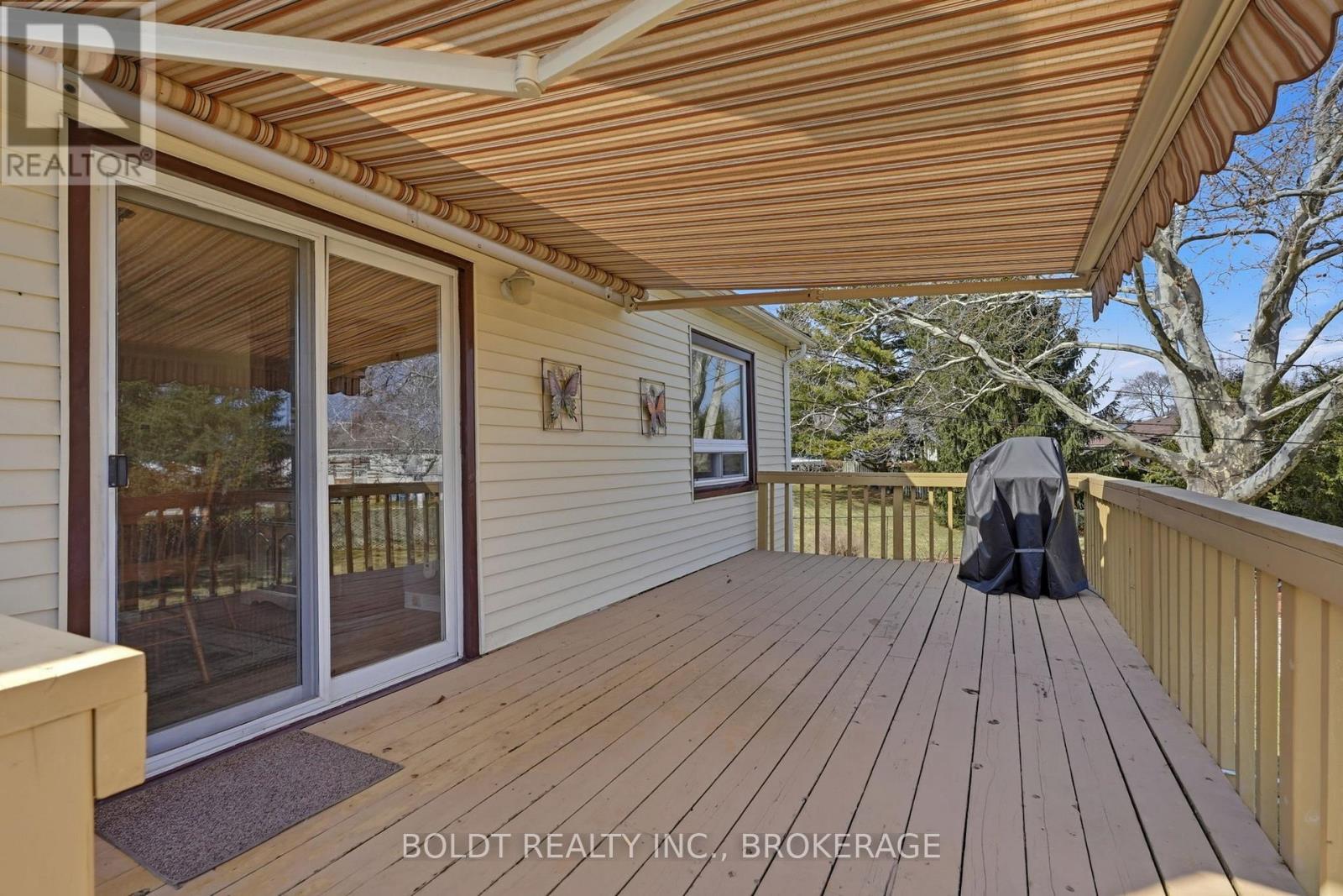 16 GRAMMAR AVENUE - 8