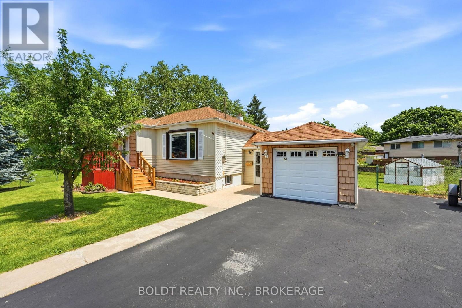 16 GRAMMAR AVENUE - 9