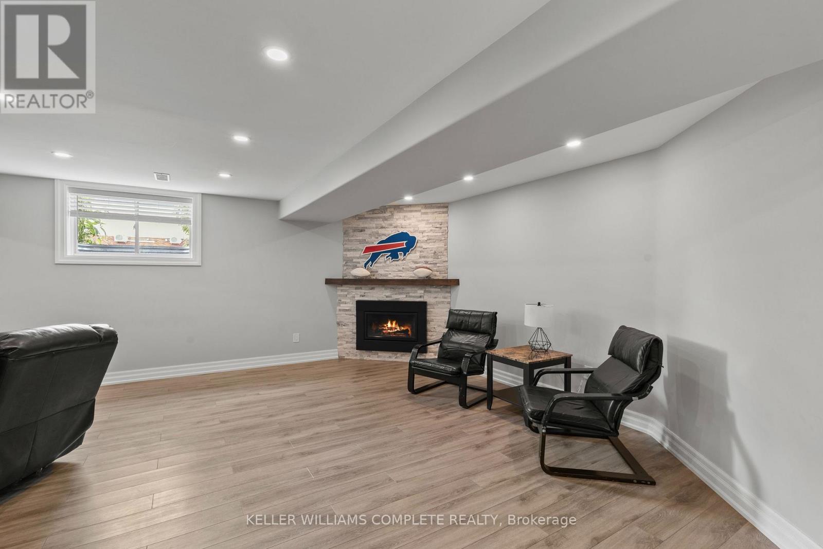147 SCHOLFIELD AVENUE - 27