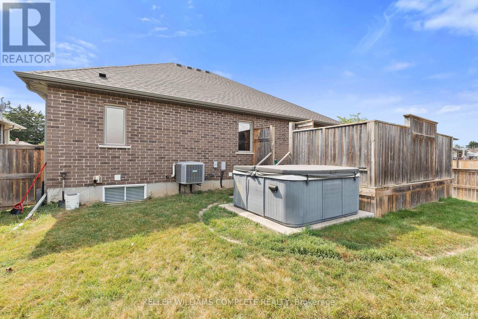 147 SCHOLFIELD AVENUE - Image 32