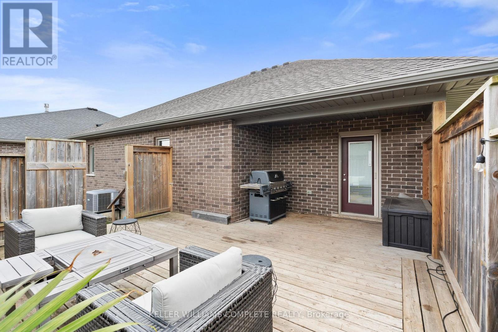 147 SCHOLFIELD AVENUE - Image 34