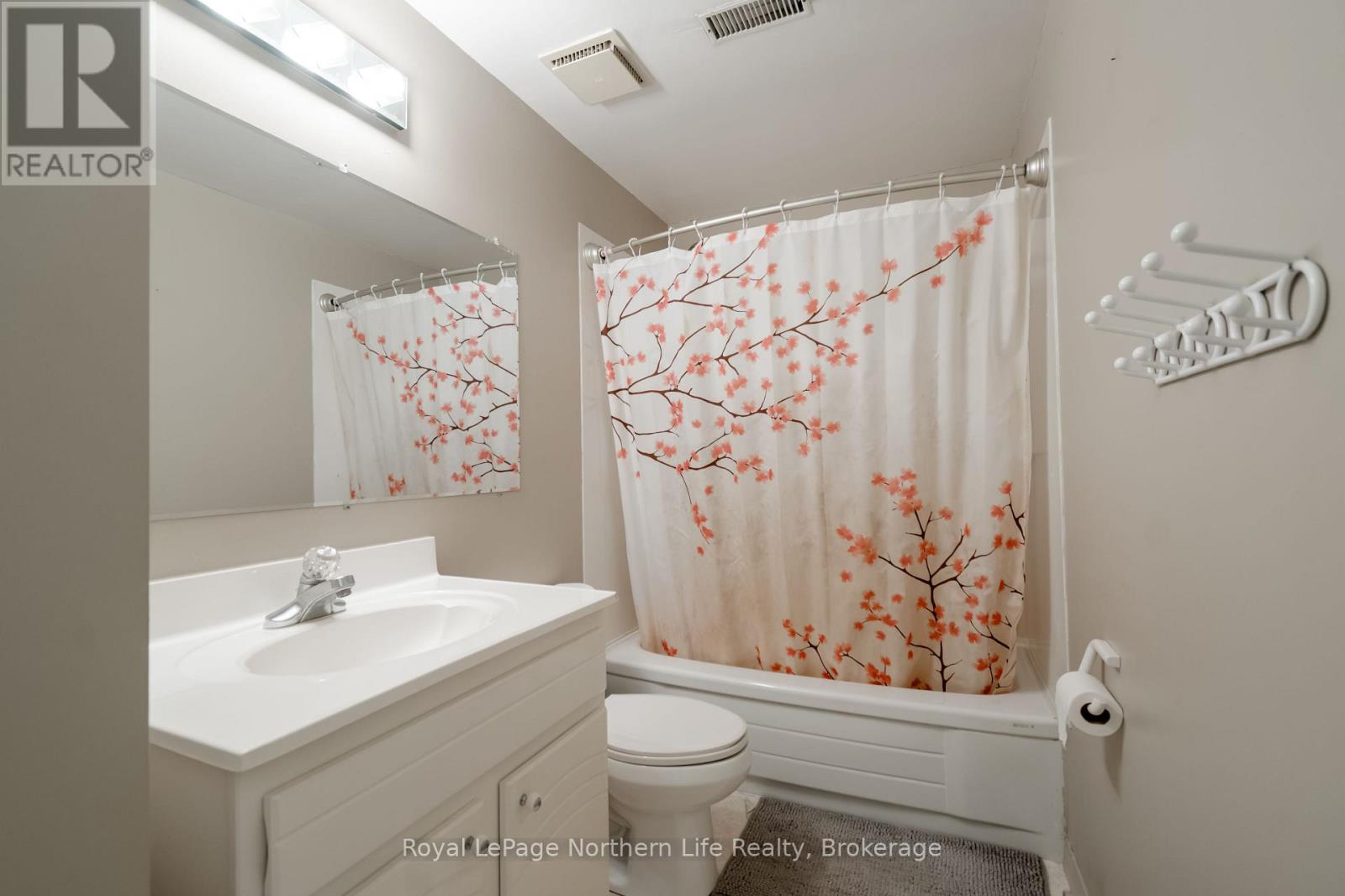 40 ELLENDALE DRIVE - 27