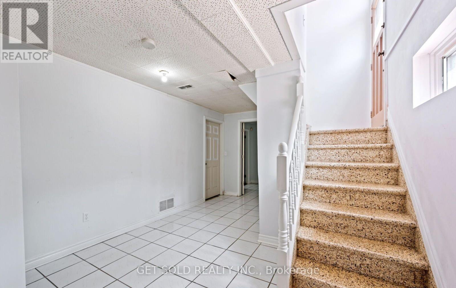 44 MANCROFT CRESCENT - 22