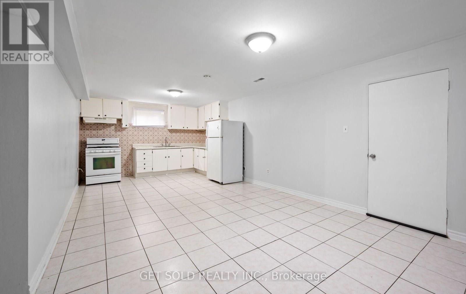 44 MANCROFT CRESCENT - 26