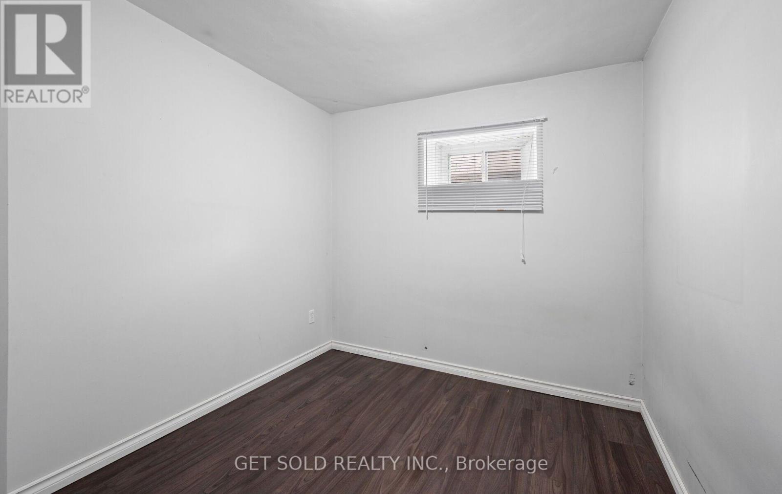 44 MANCROFT CRESCENT - 30