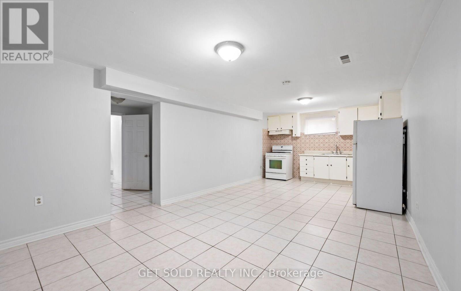 44 MANCROFT CRESCENT - 25