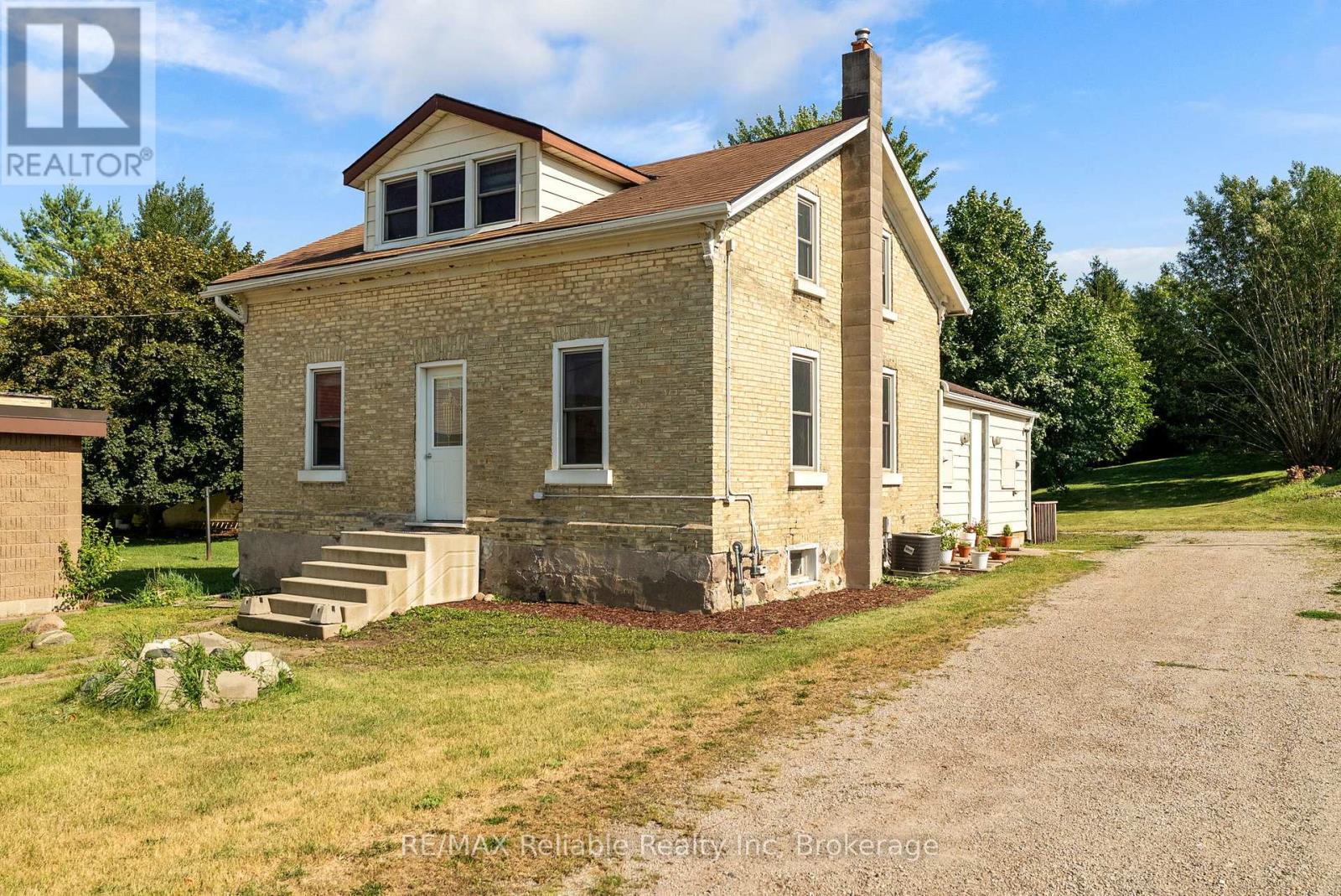 39 MAIN STREET E - 1