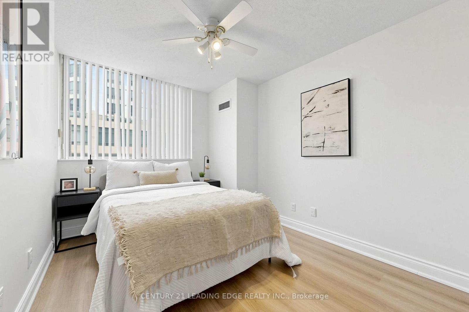 #328 15 NORTHTOWN WAY - 11