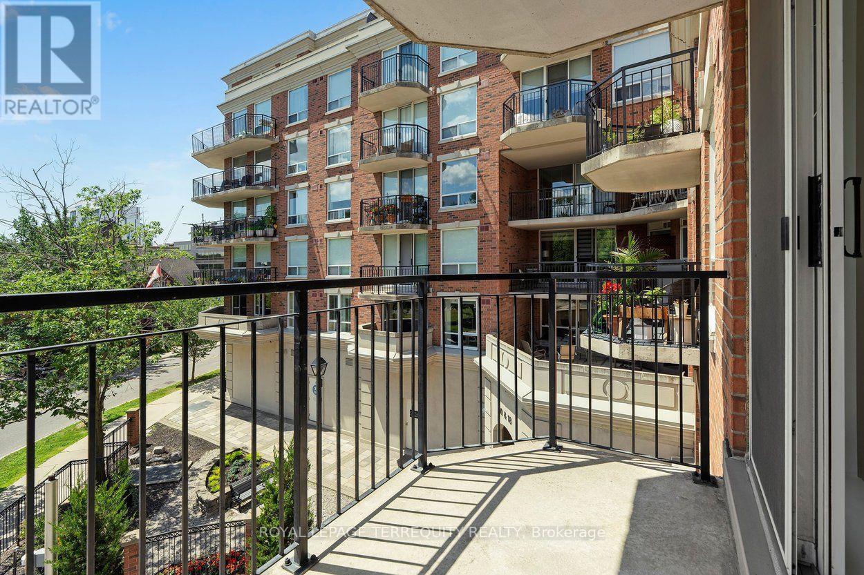 #315 18 WANLESS AVENUE - 23