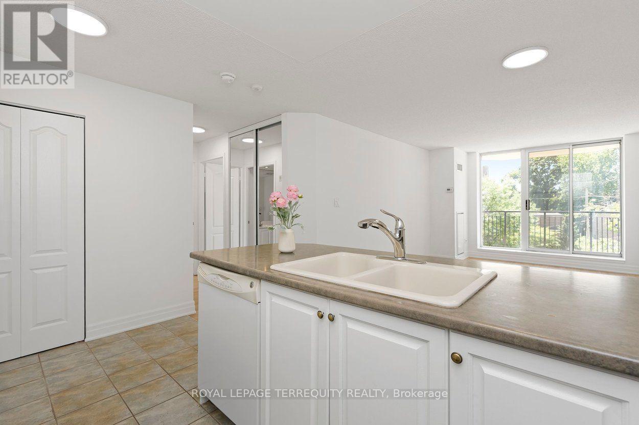 #315 18 WANLESS AVENUE - 7
