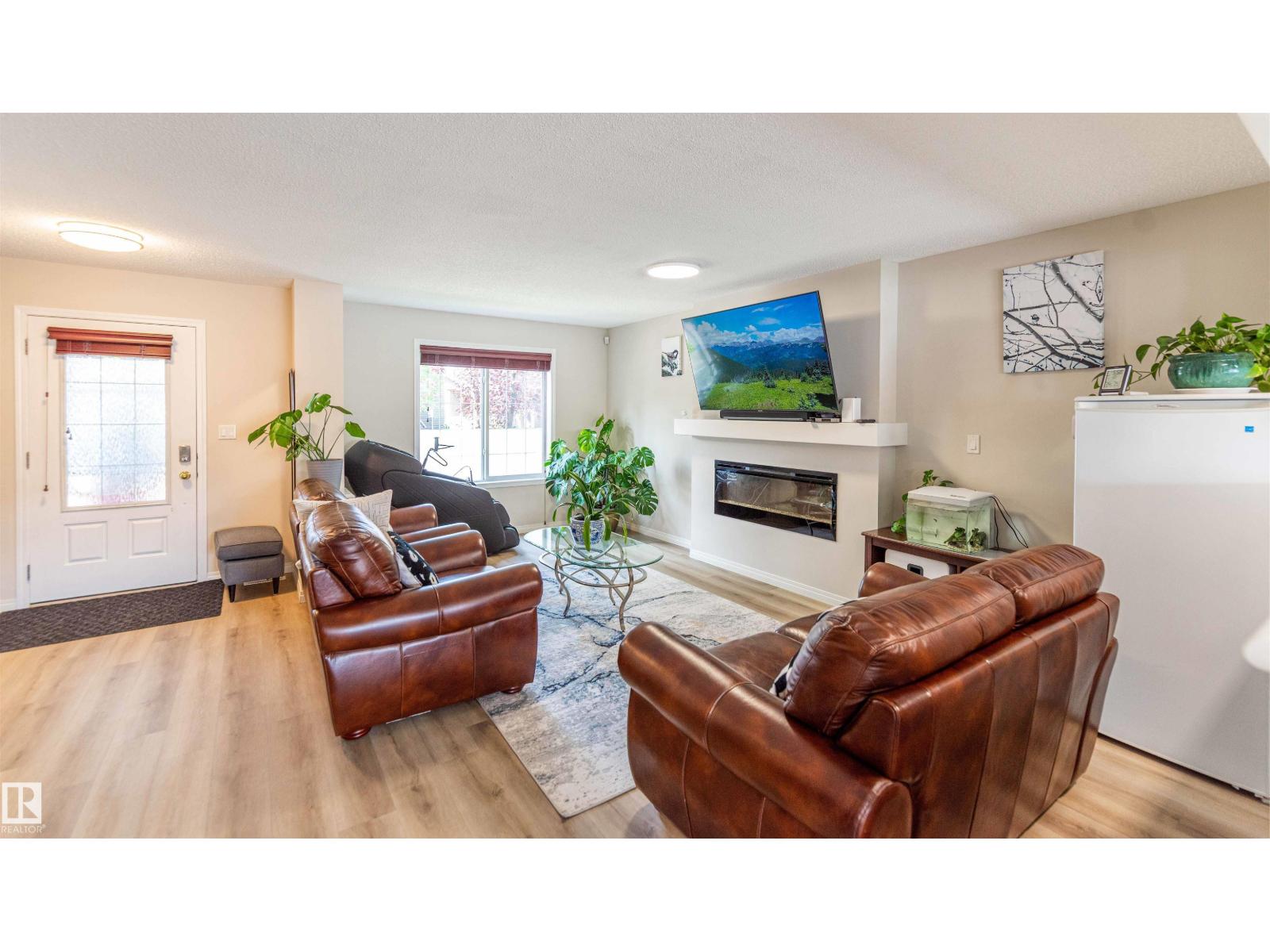 8527 ELLIS LINK NW, Edgemont (Edmonton), Edmonton photo 2