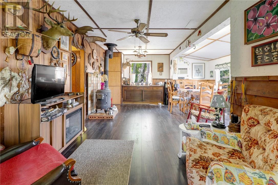 90 E Hood Road - 14