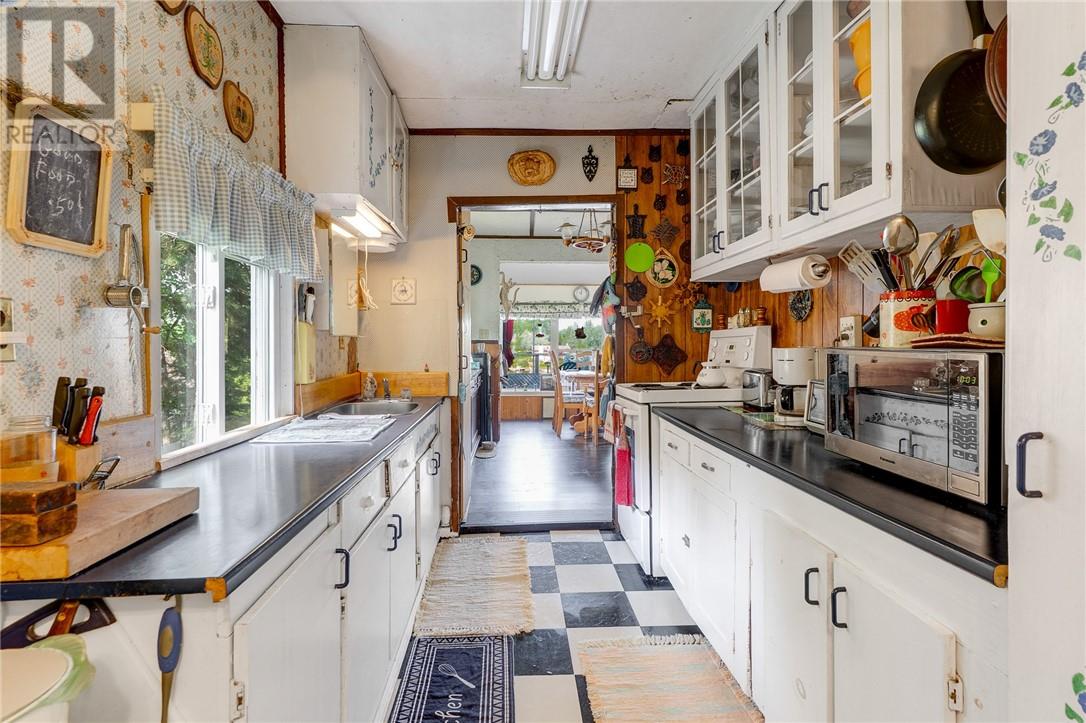 90 E Hood Road - 15