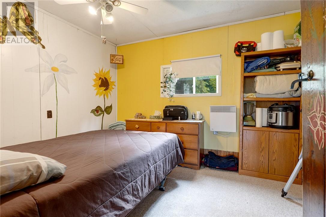90 E Hood Road - 24