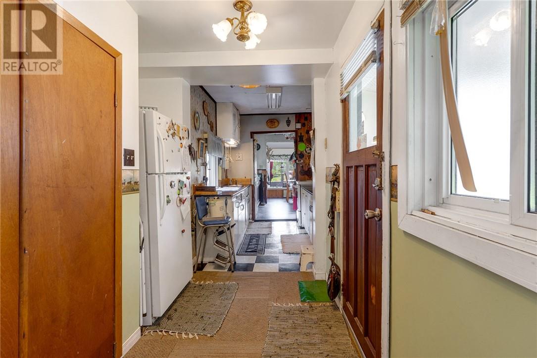 90 E Hood Road - 25