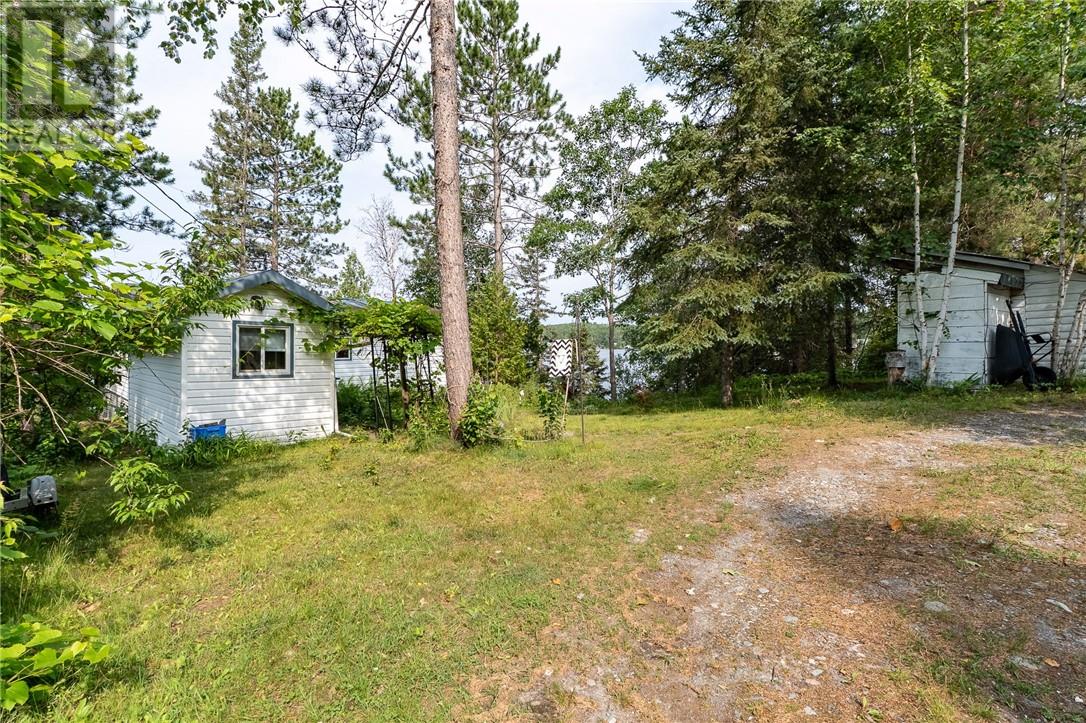 90 E Hood Road - 32