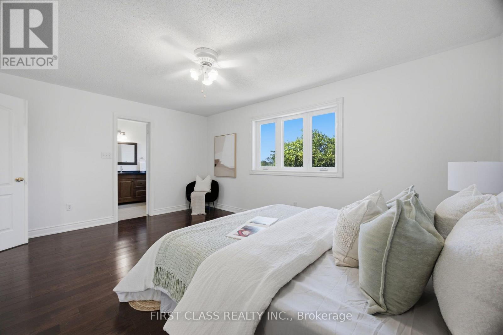99 NOTTINGHAM DRIVE - 32