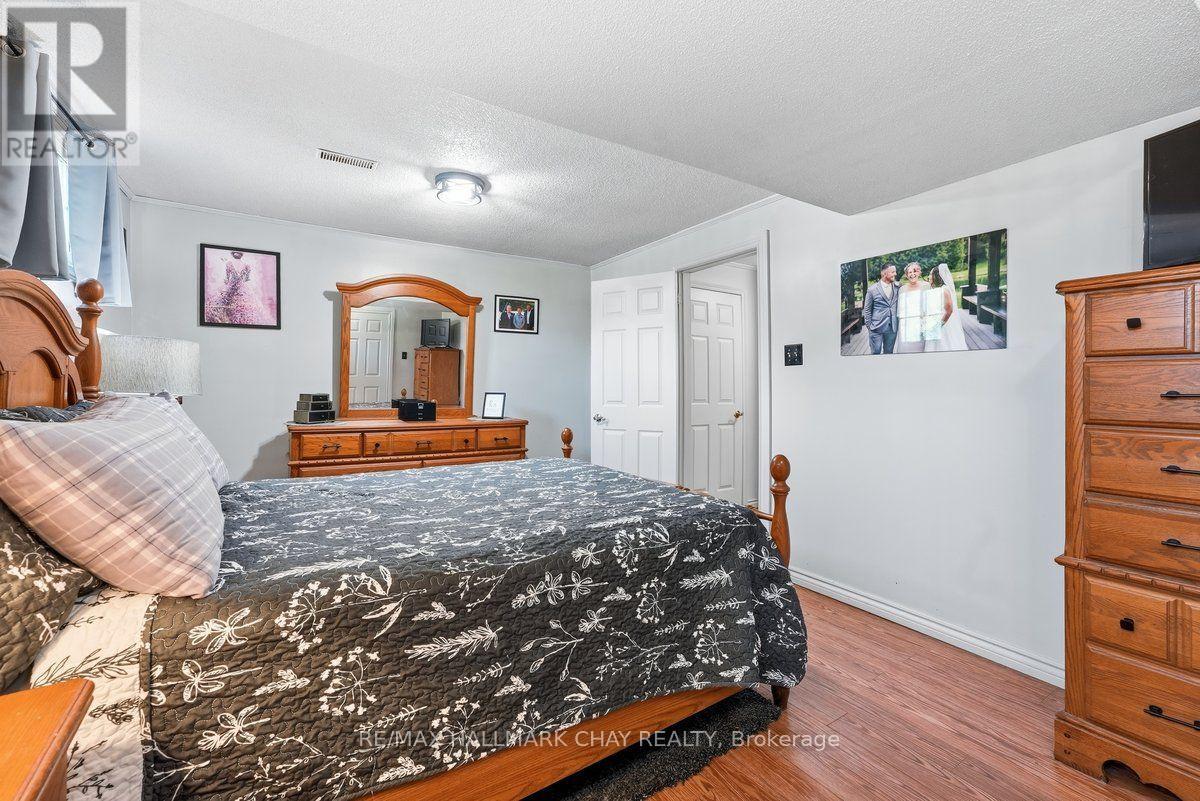 6 JOHN JAMES DRIVE - 29