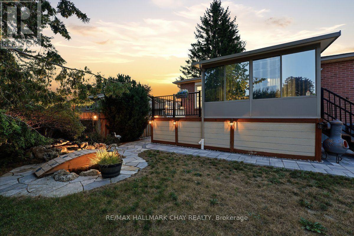6 JOHN JAMES DRIVE - 33