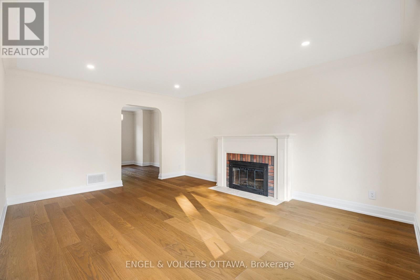 581 WINDERMERE AVENUE - Image 12