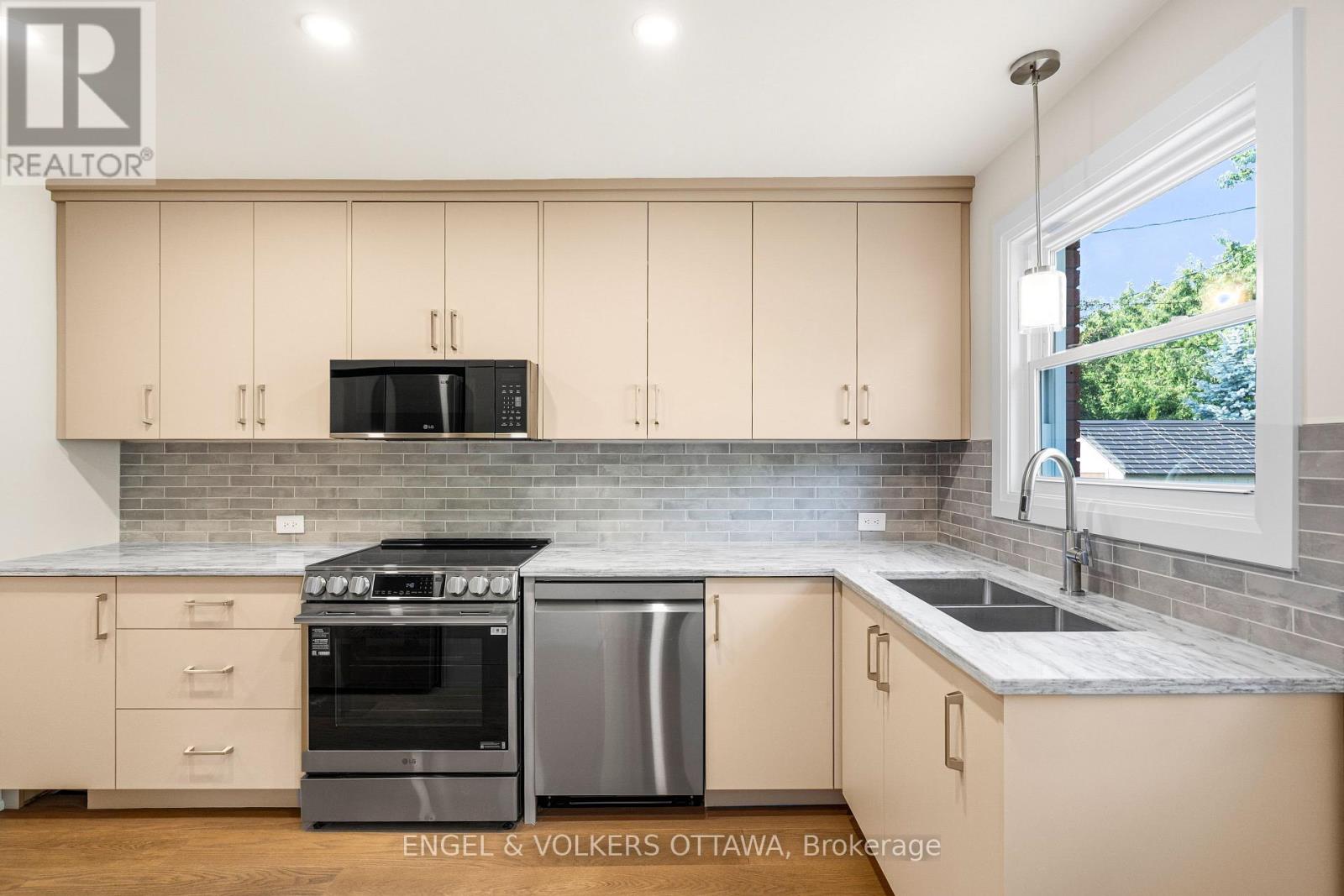 581 WINDERMERE AVENUE - Image 26