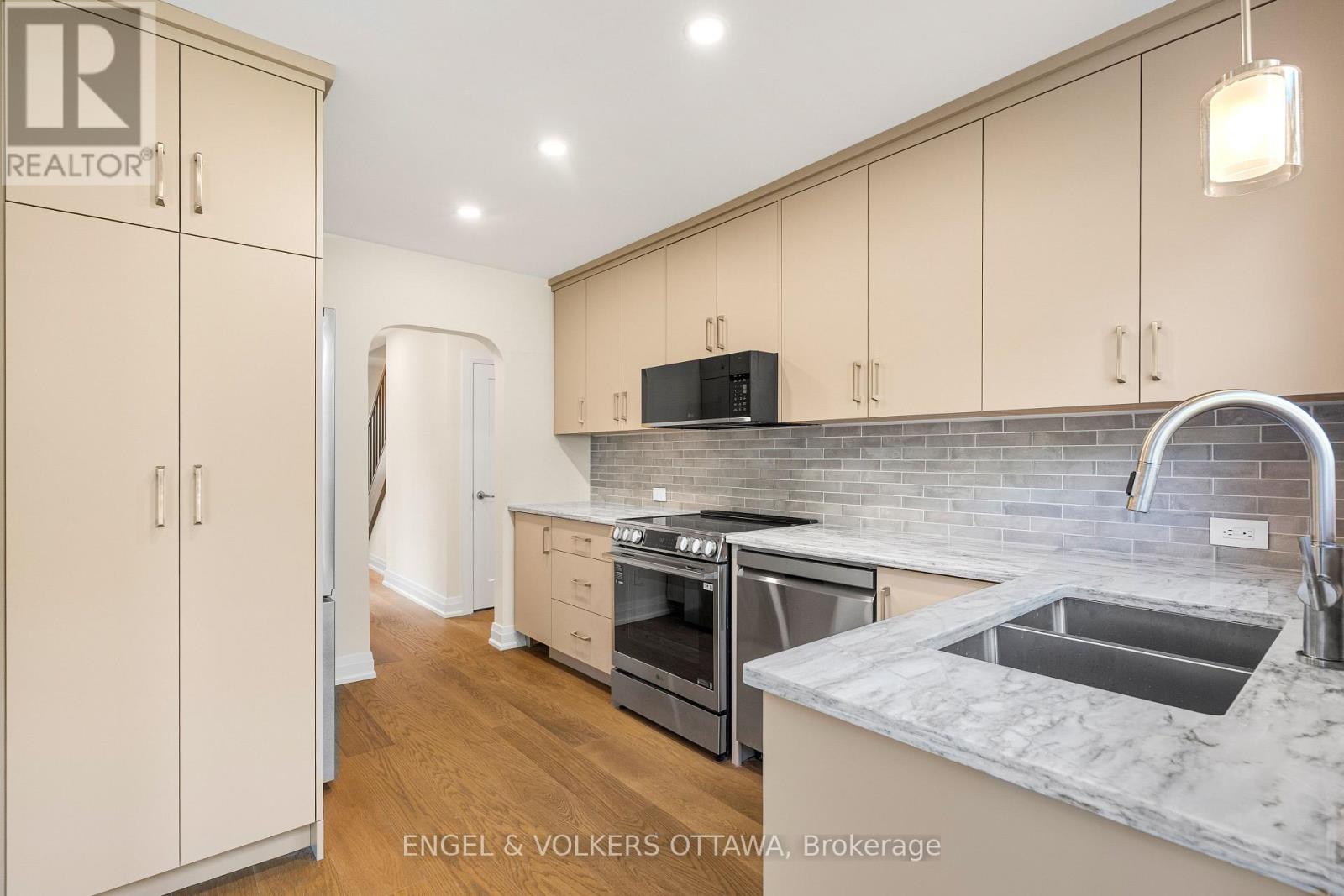 581 WINDERMERE AVENUE - Image 27