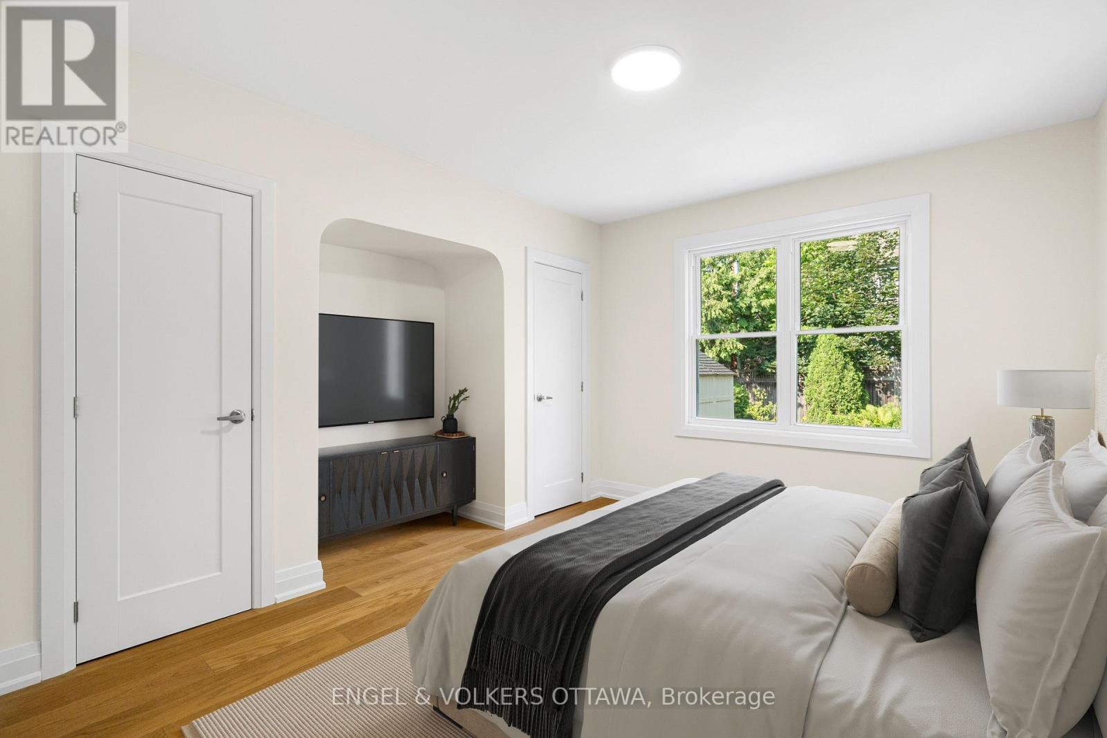581 WINDERMERE AVENUE - Image 32