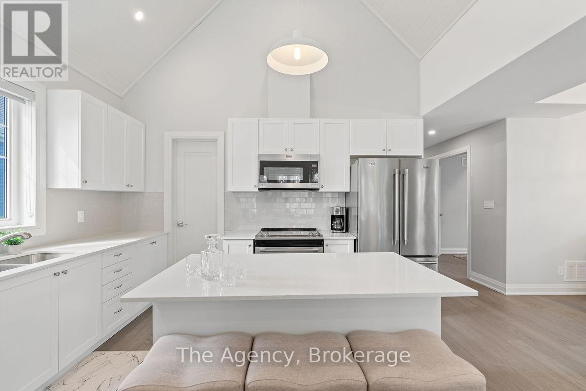 #39 2054 PENINSULA ROAD - Image 21
