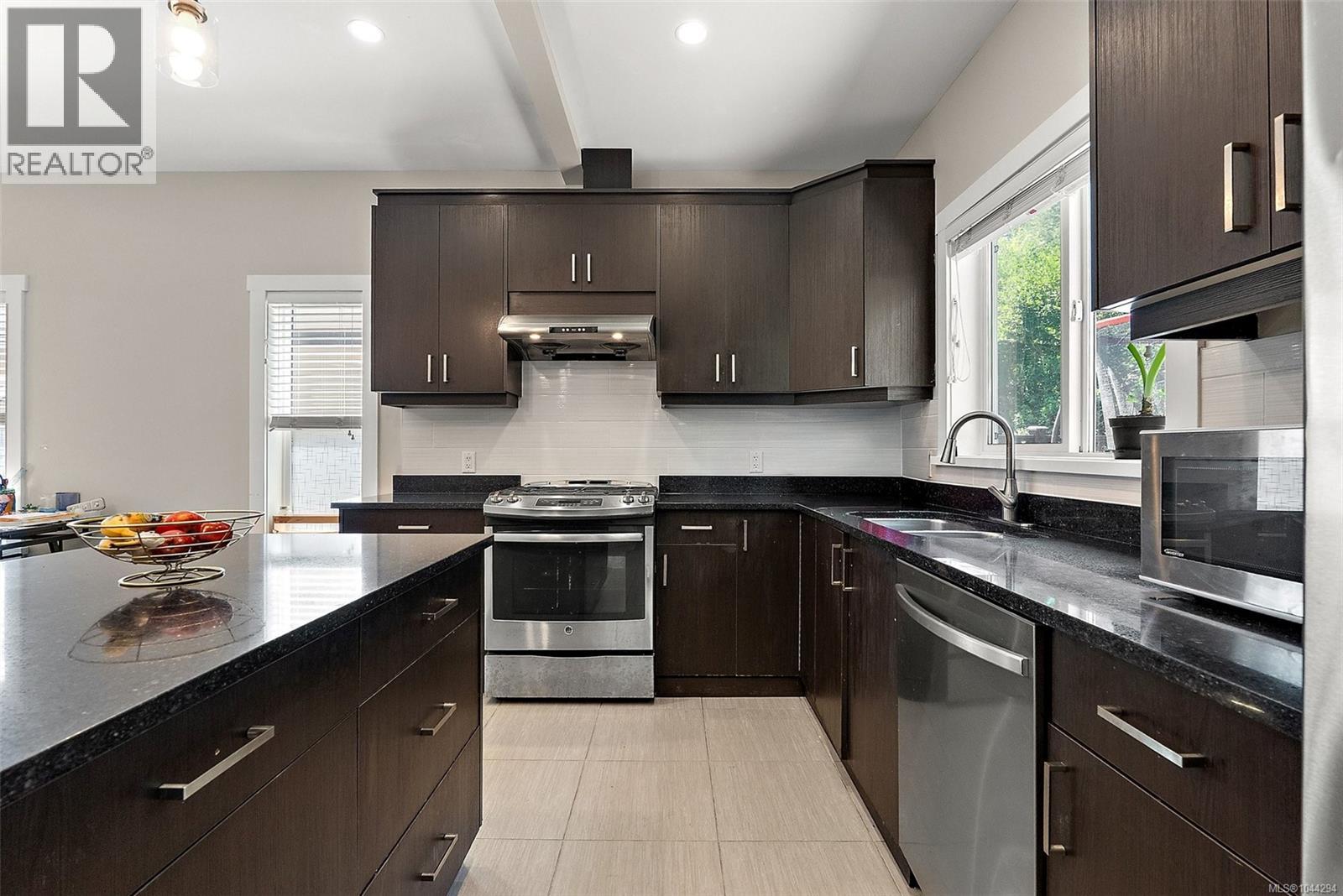 1222 McLeod Pl - Image 10