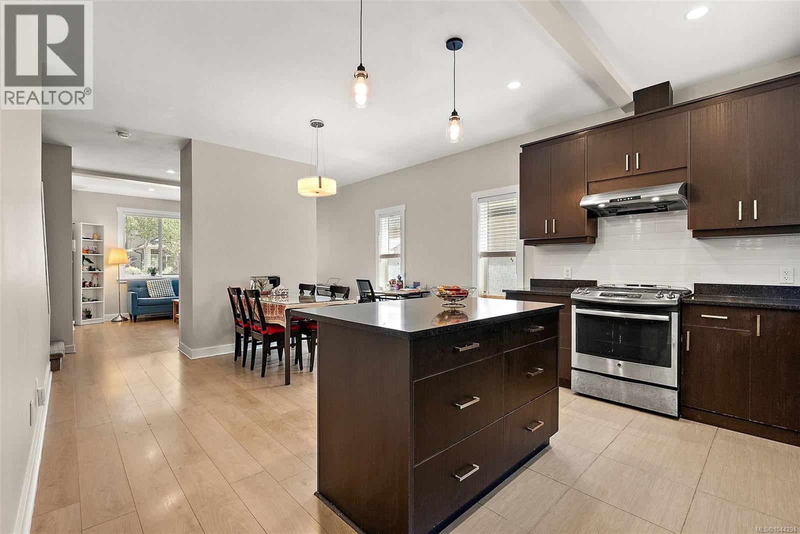 1222 McLeod Pl - 11