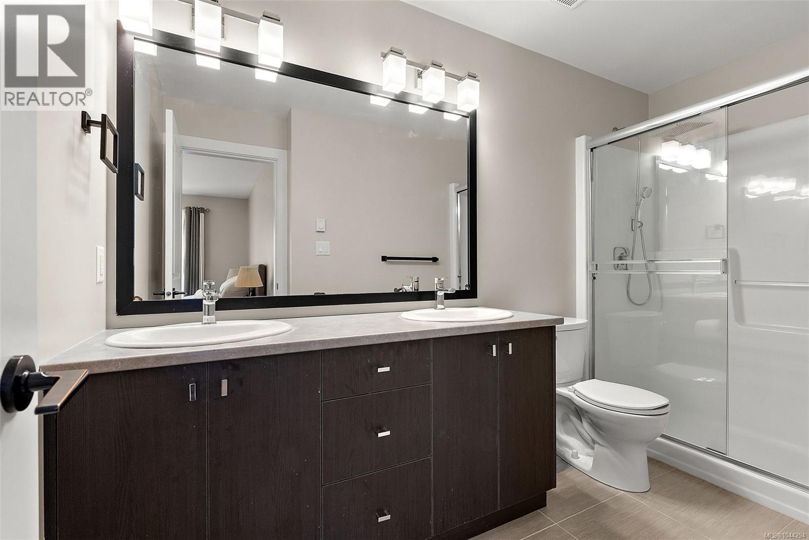 1222 McLeod Pl - 20