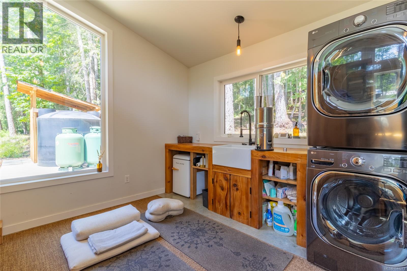 4501 Short Rd - 66