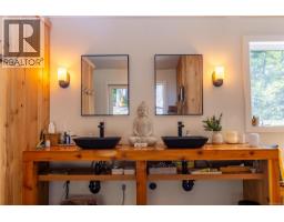 4501 Short Rd, Pender Island, BC V0N2M1 Photo 64