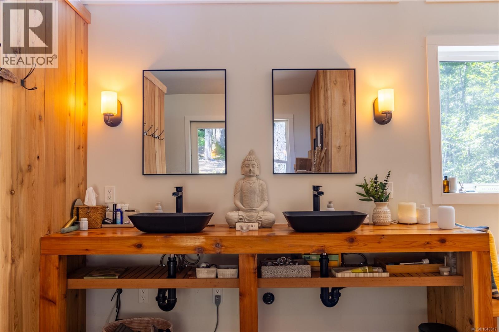 4501 Short Rd, Pender Island