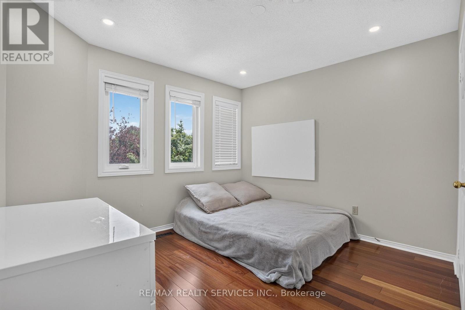 2153 OAK BLISS CRESCENT - Image 31