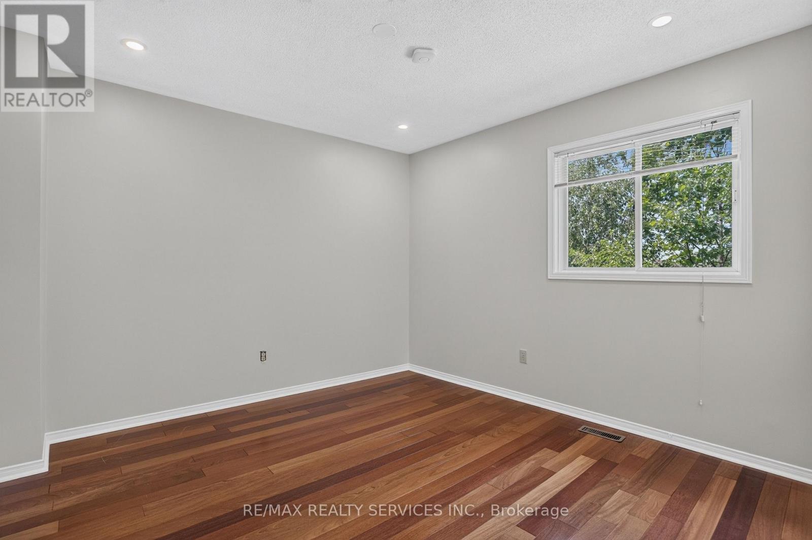 2153 OAK BLISS CRESCENT - Image 34