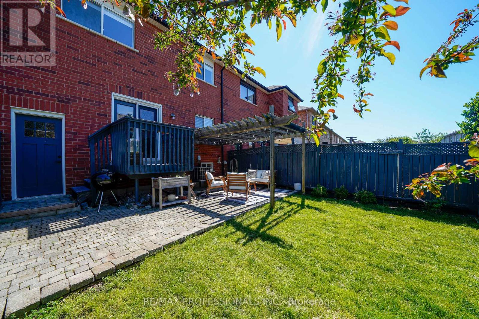 514 THELMA STREET - 25