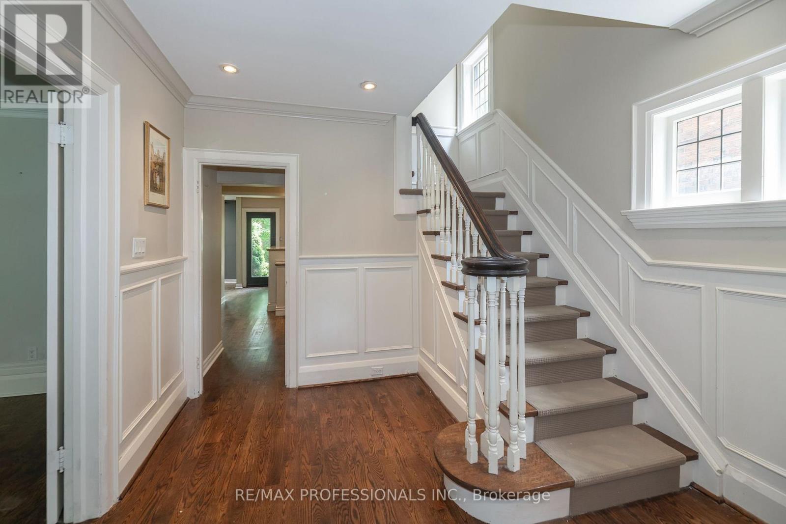 61 GRENVIEW BOULEVARD N - 3