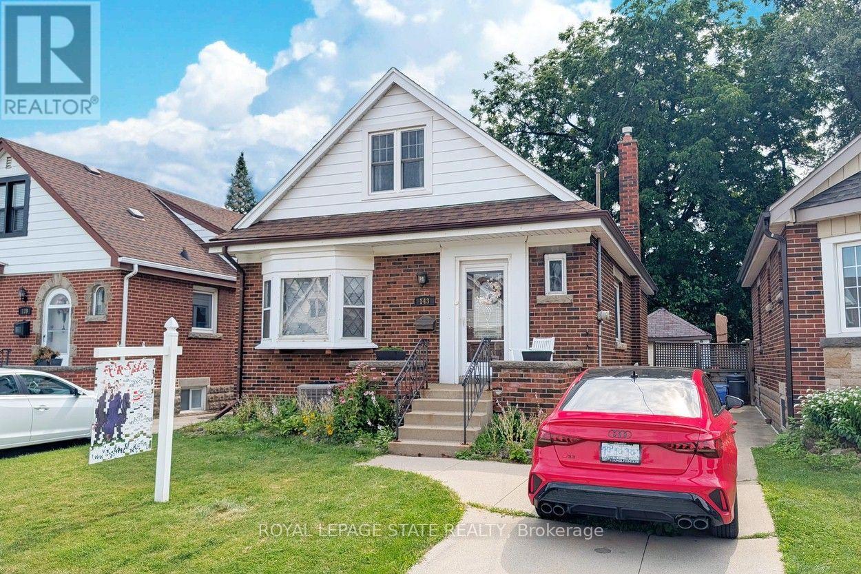 143 HUXLEY AVENUE S