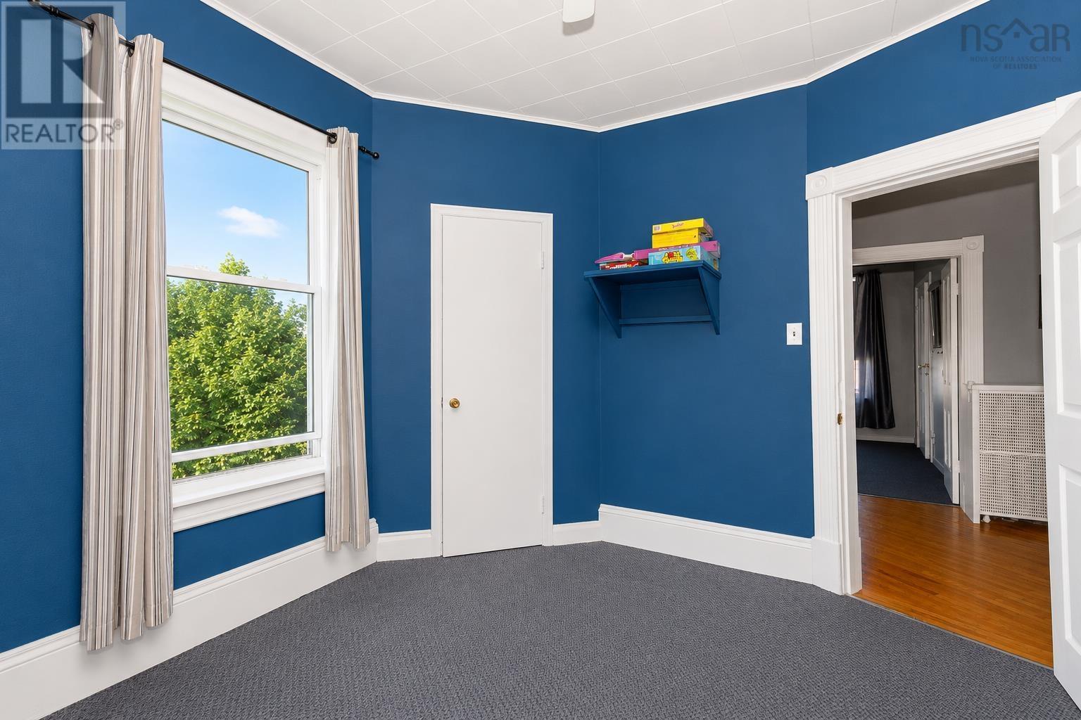 Property 29 of 34 of 32 Fraser Avenue
