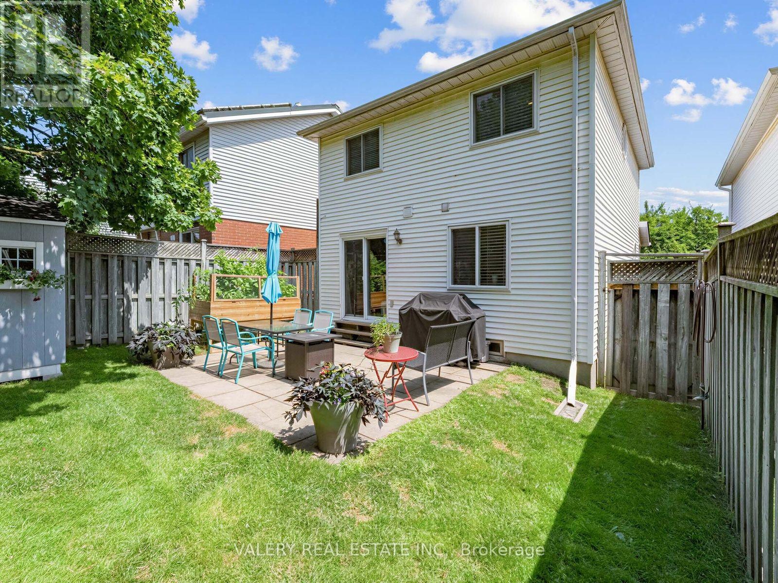 466 MISTY CRESCENT - 33