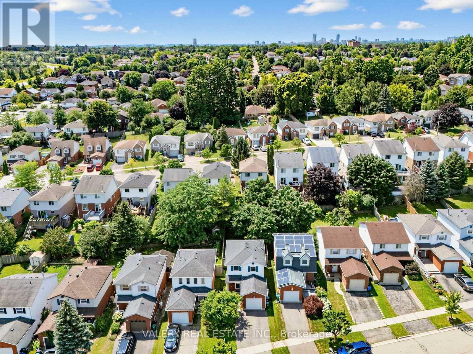 466 MISTY CRESCENT - 36