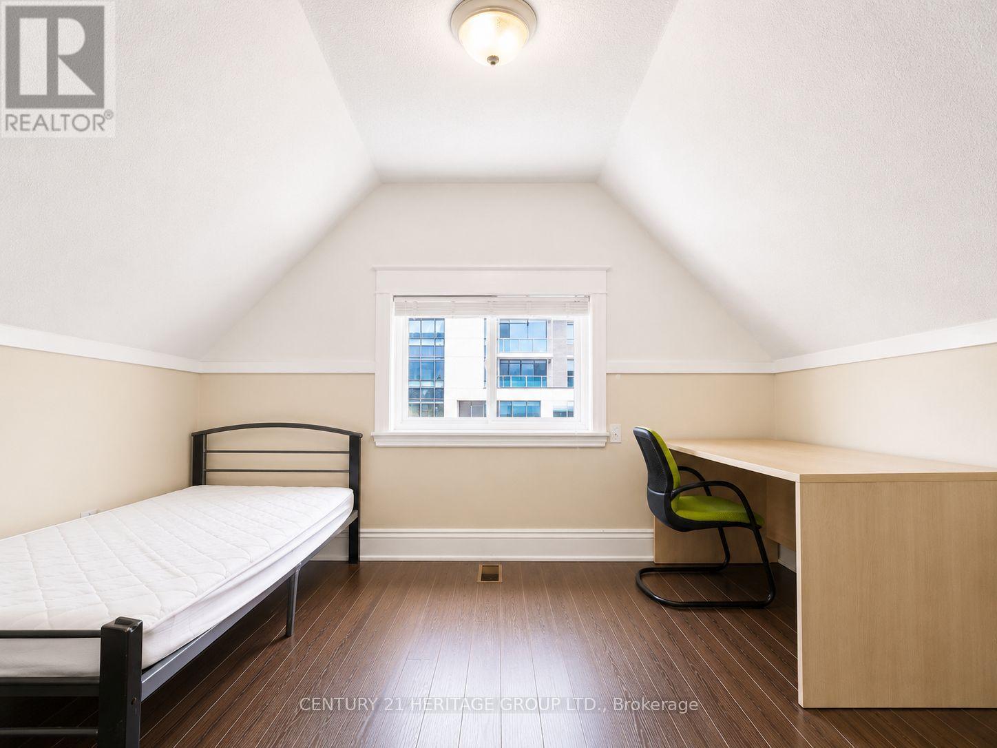 406 JACKSON STREET W - Image 11