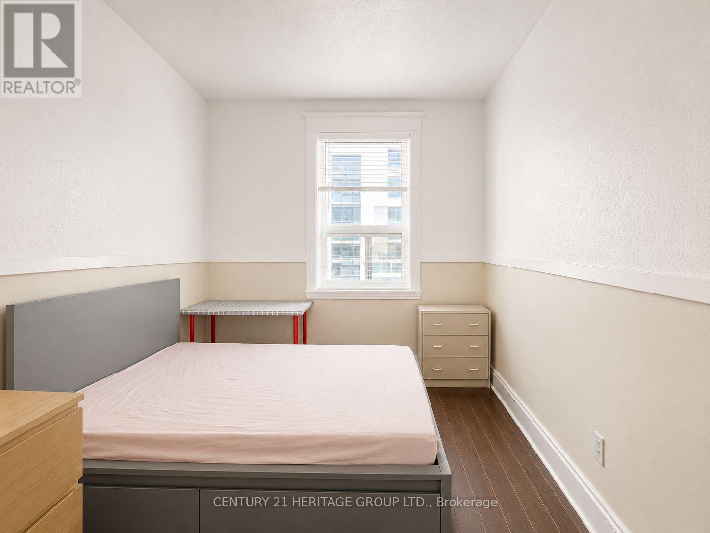 406 JACKSON STREET W - Image 13