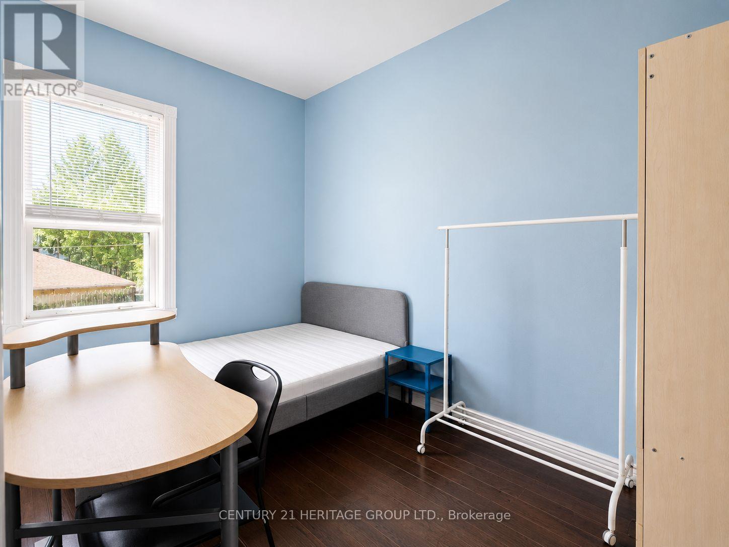 406 JACKSON STREET W - Image 6