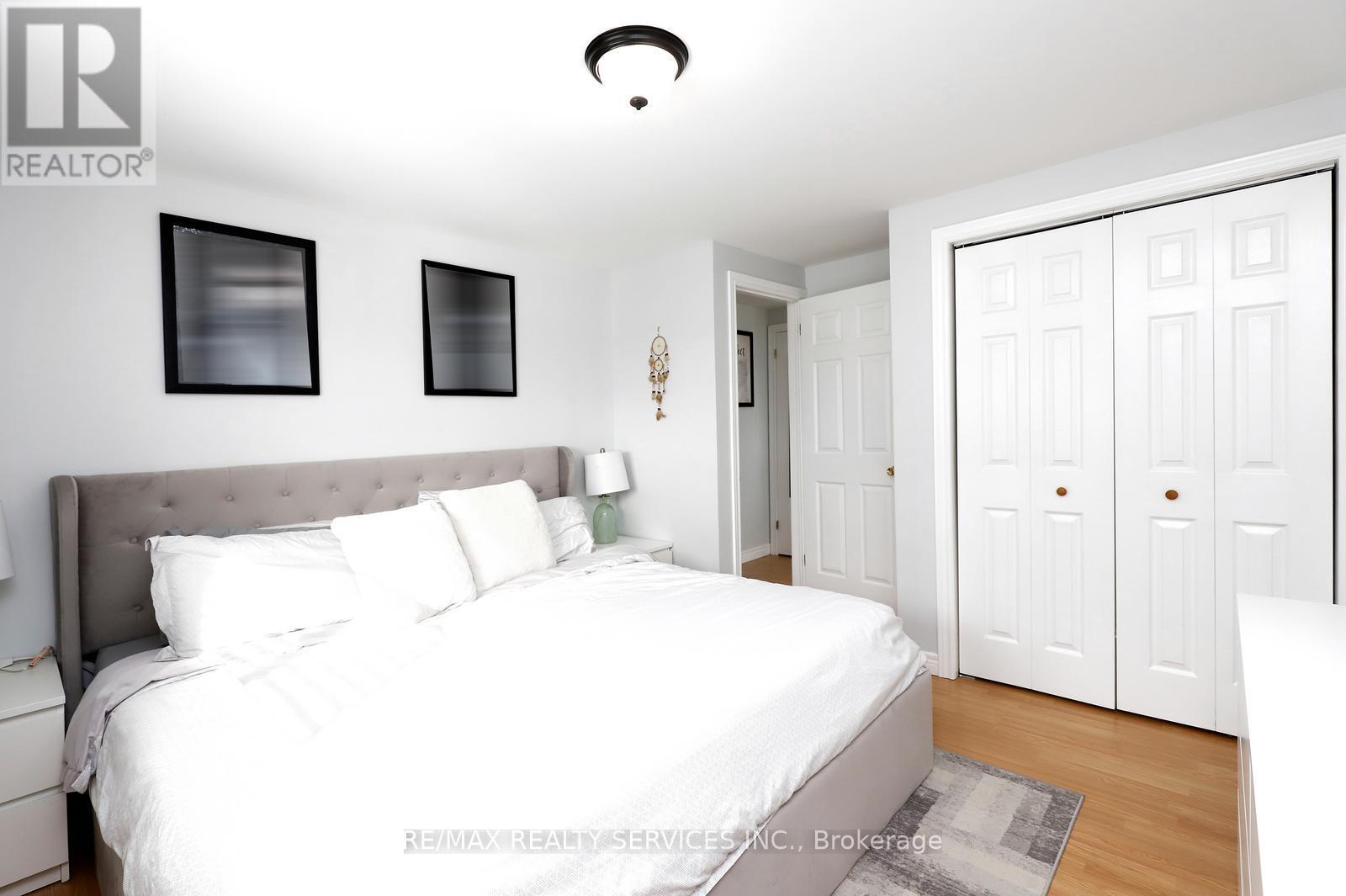 52 CROZIER STREET - 19