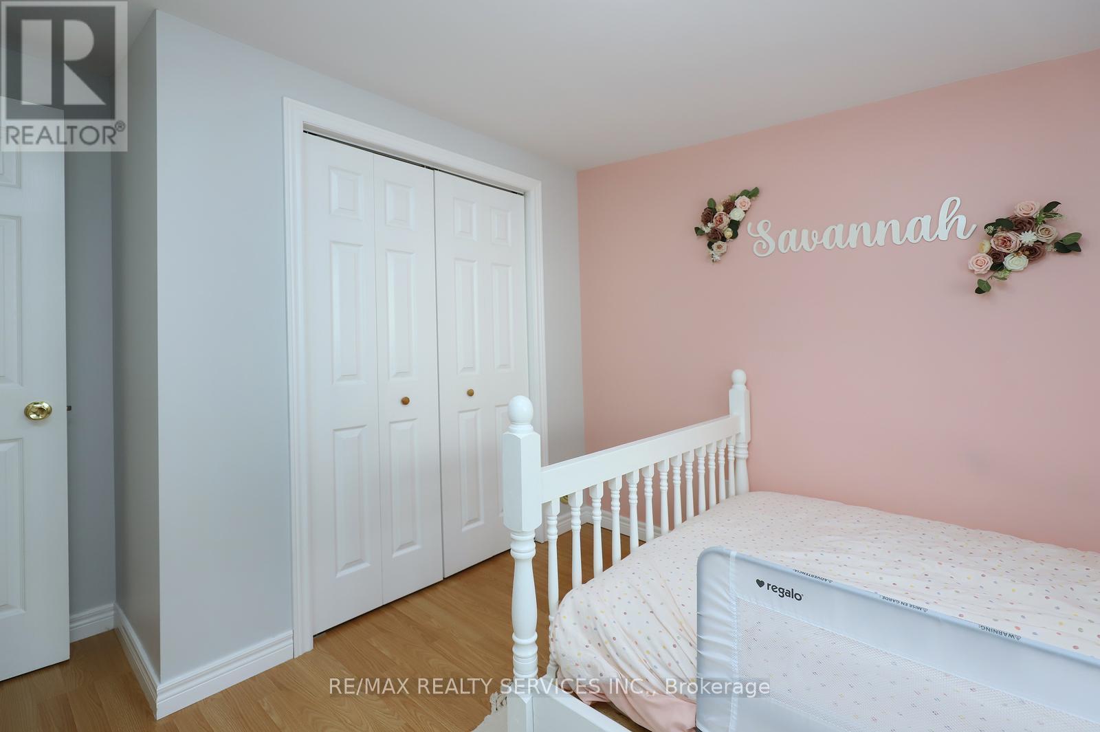 52 CROZIER STREET - 24